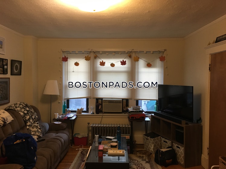 Pleasant St., Malden