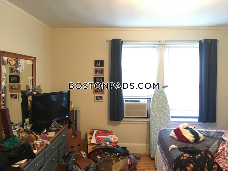 Pleasant St., Malden