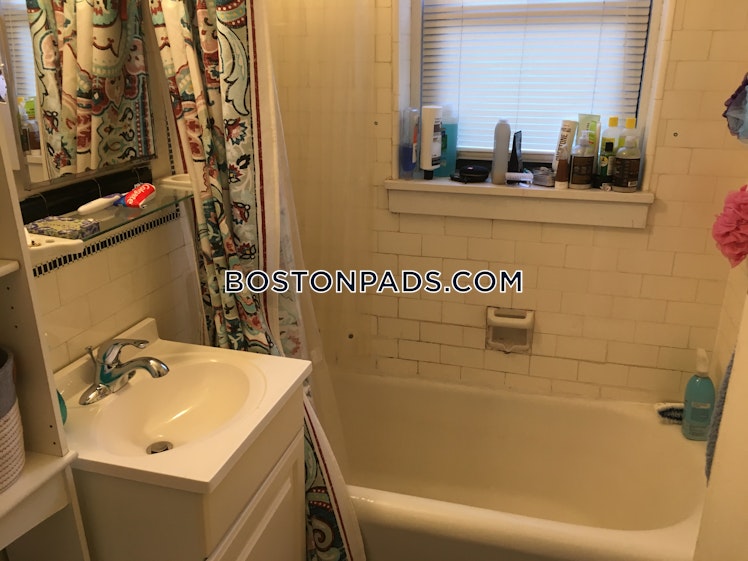 Pleasant St., Malden