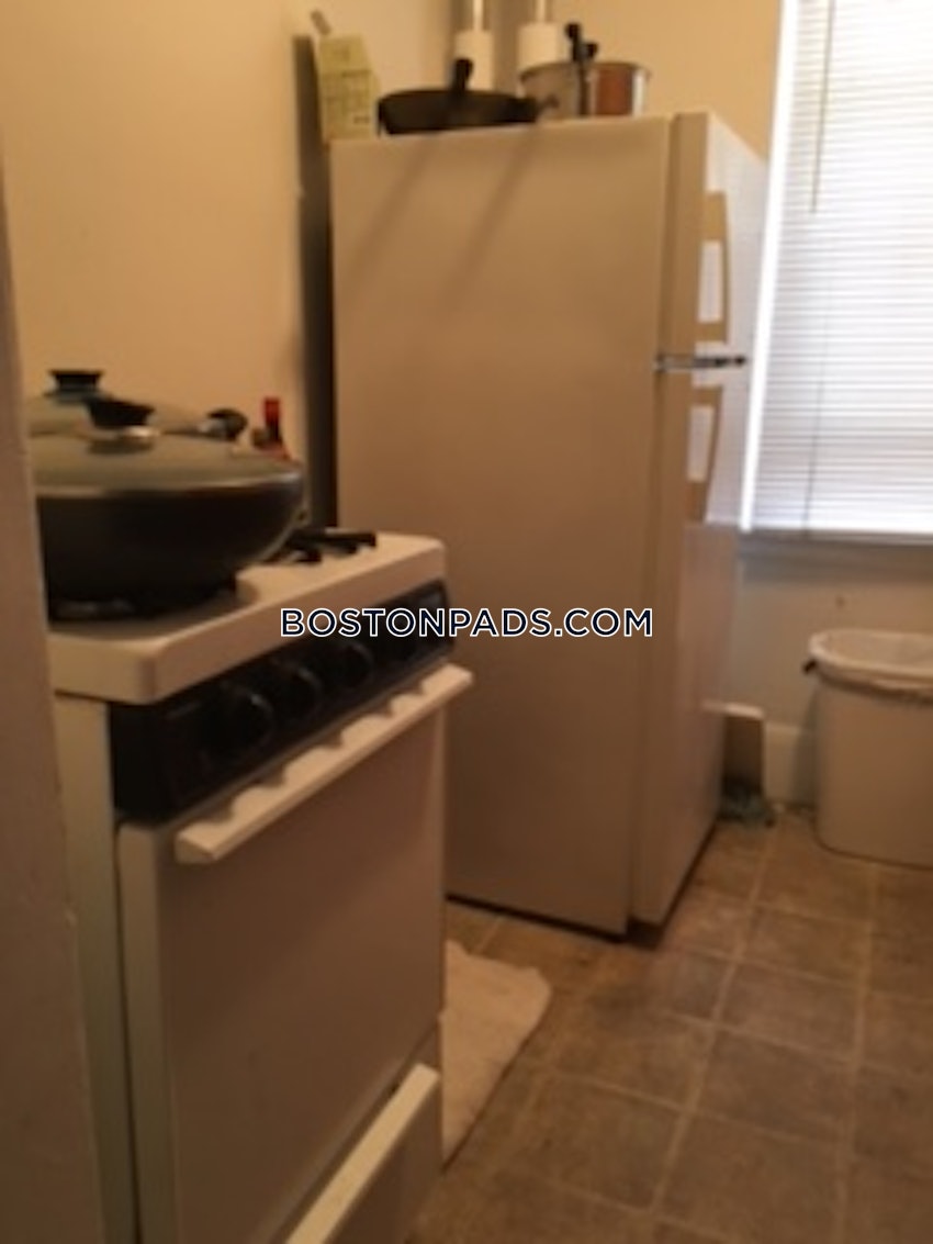 MALDEN - 1 Bed, 1 Bath - Image 12