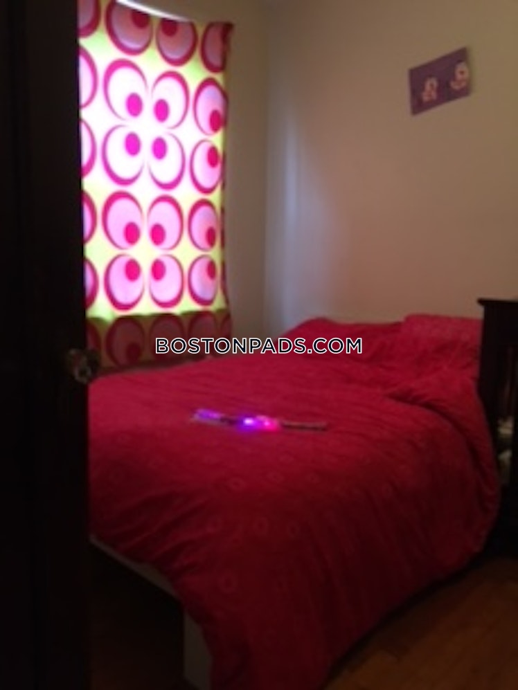 Pleasant St., Malden