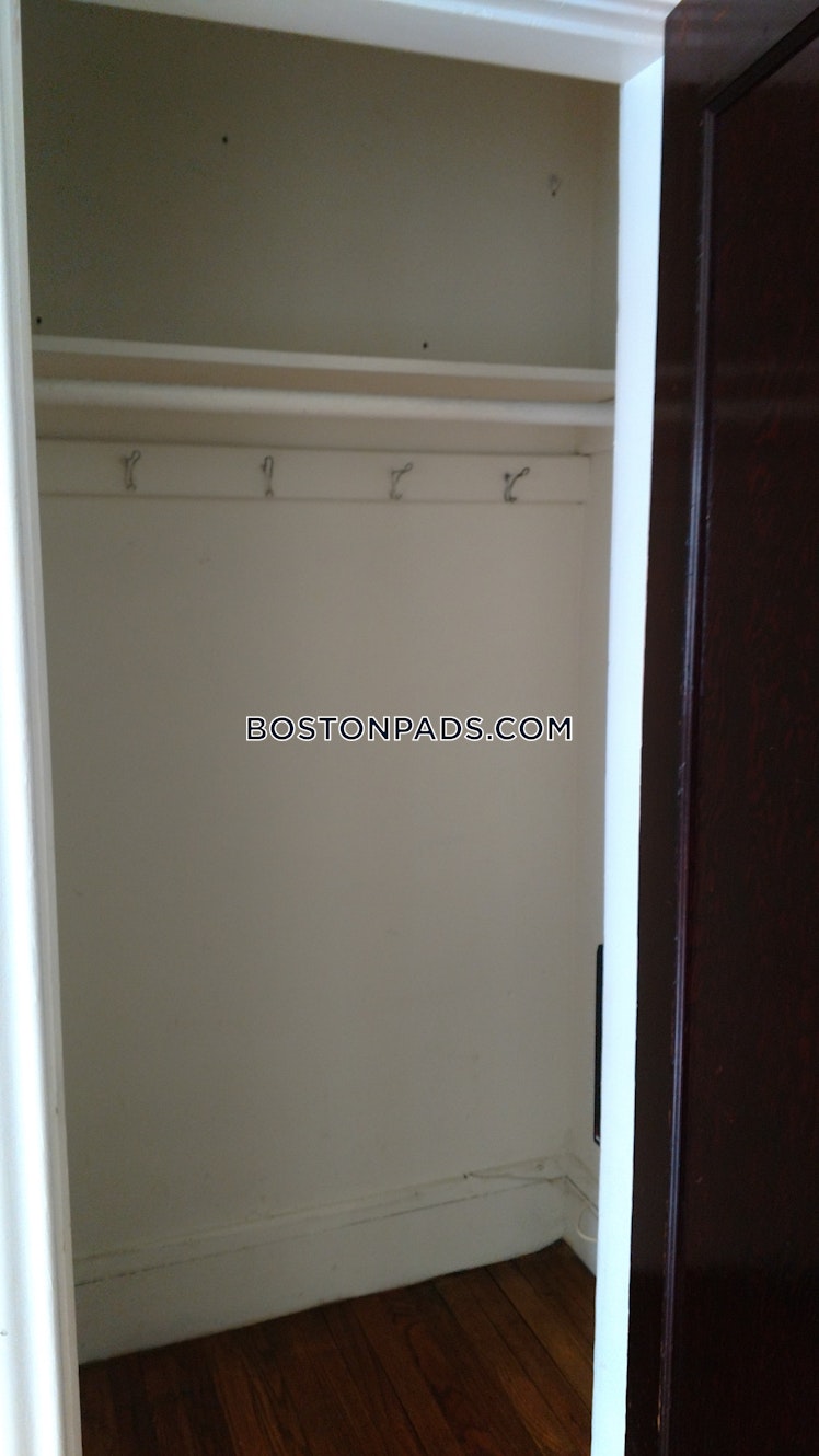 Pleasant St., Malden