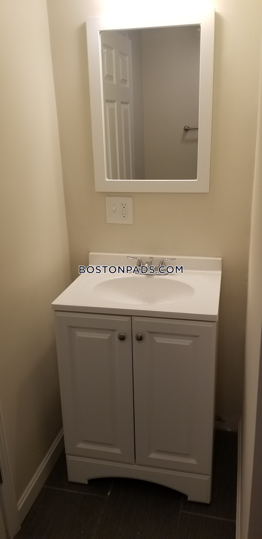 BOSTON - NORTH END - 3 Beds, 1 Bath - Image 8