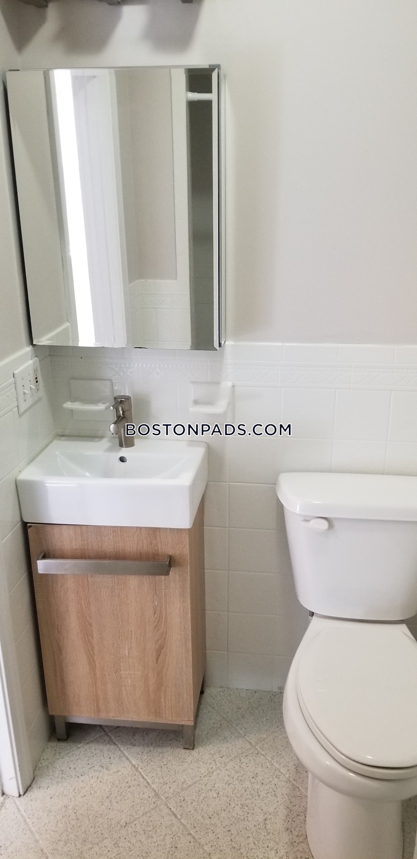 BOSTON - NORTH END - 3 Beds, 1 Bath - Image 9