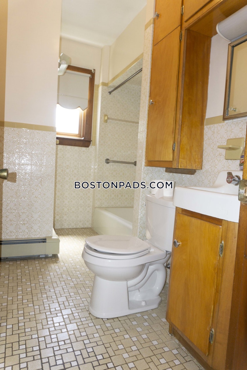BOSTON - BRIGHTON - OAK SQUARE - 3 Beds, 2 Baths - Image 8