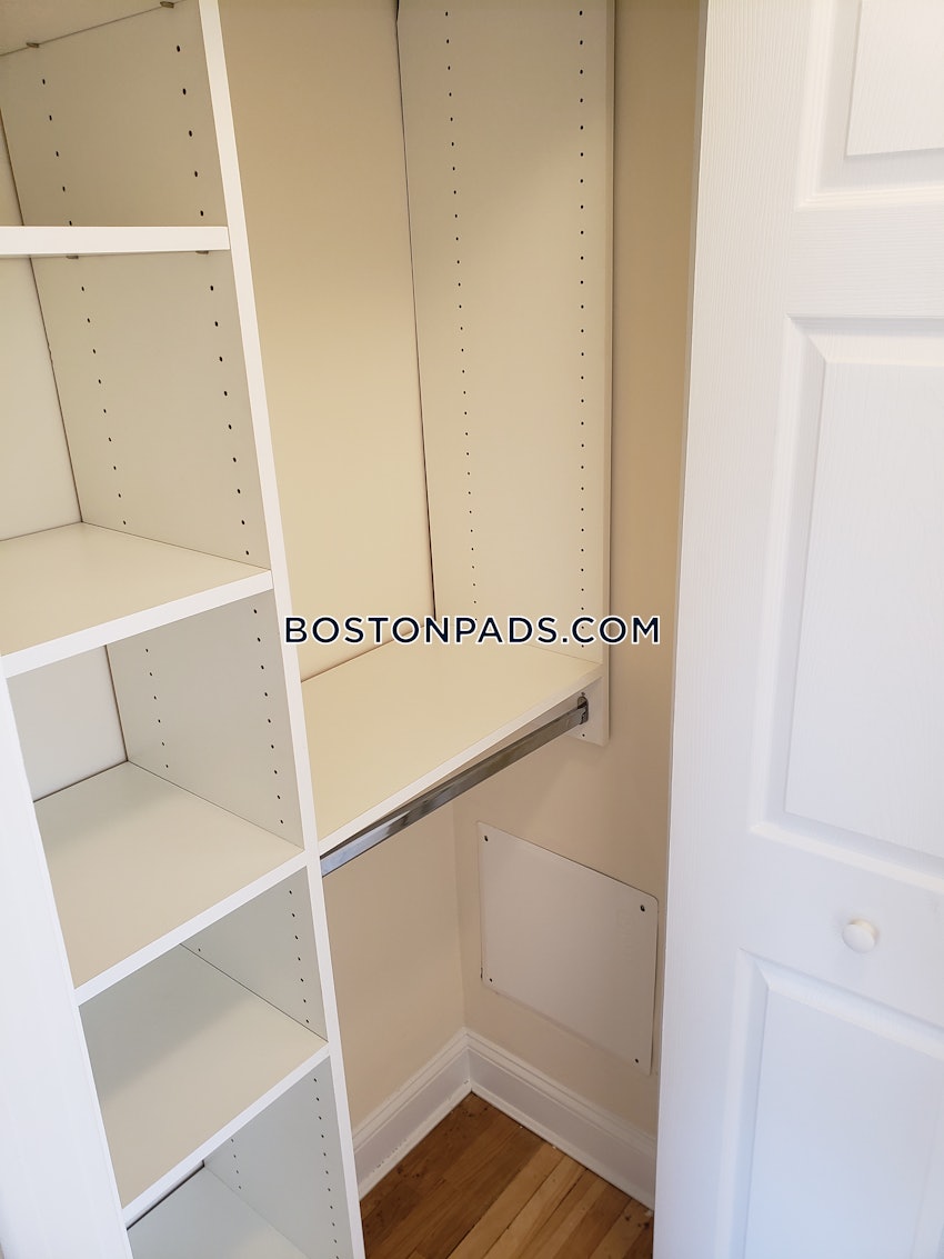 BROOKLINE- COOLIDGE CORNER - 1 Bed, 1 Bath - Image 9