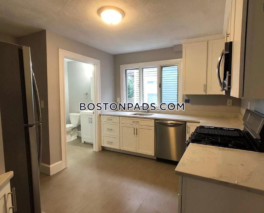 SOMERVILLE - TUFTS - 4 Beds, 2 Baths - Image 10