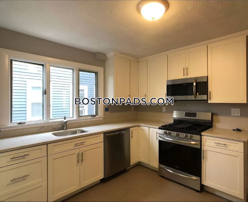 SOMERVILLE - TUFTS - 4 Beds, 2 Baths - Image 3