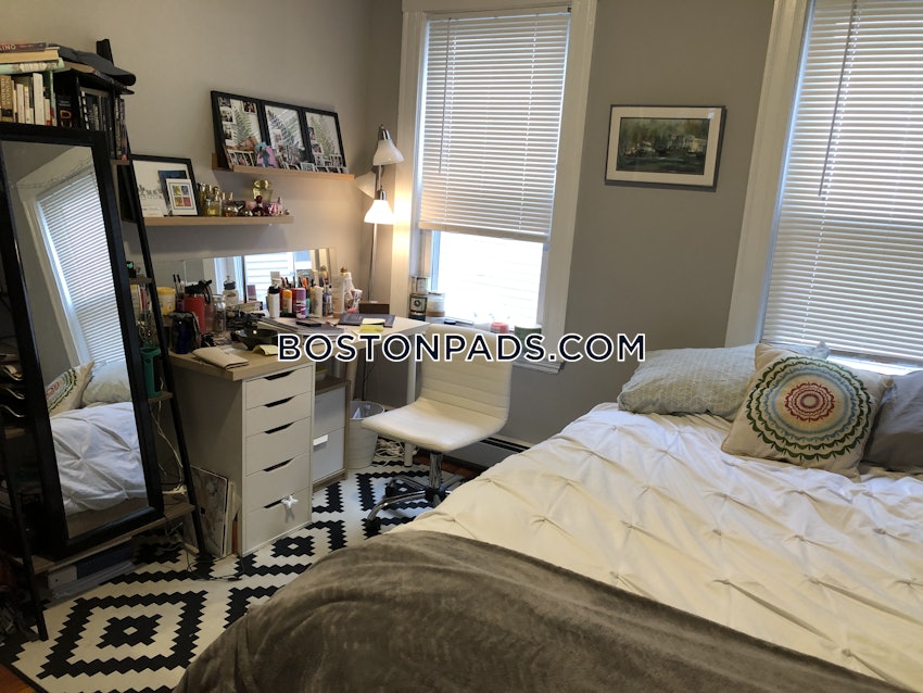 SOMERVILLE - TUFTS - 4 Beds, 2 Baths - Image 32