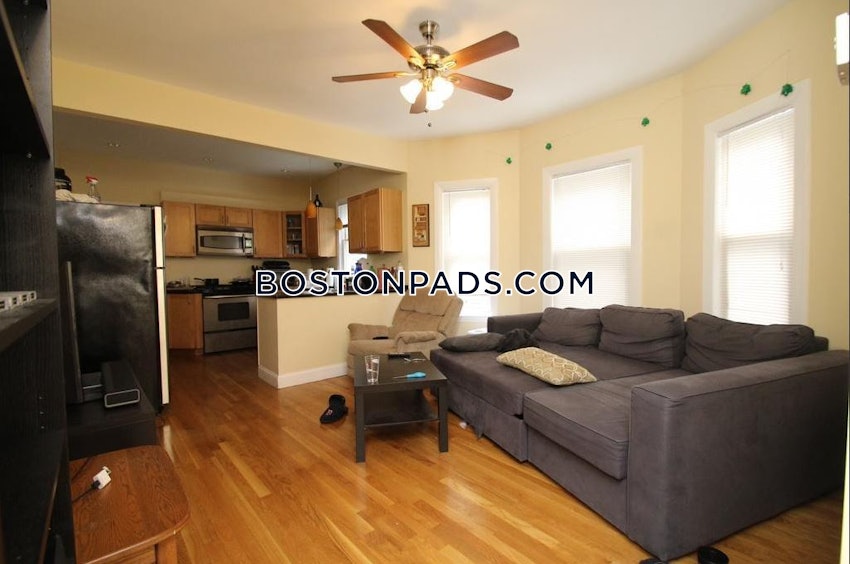 SOMERVILLE - PORTER SQUARE - 4 Beds, 2 Baths - Image 5