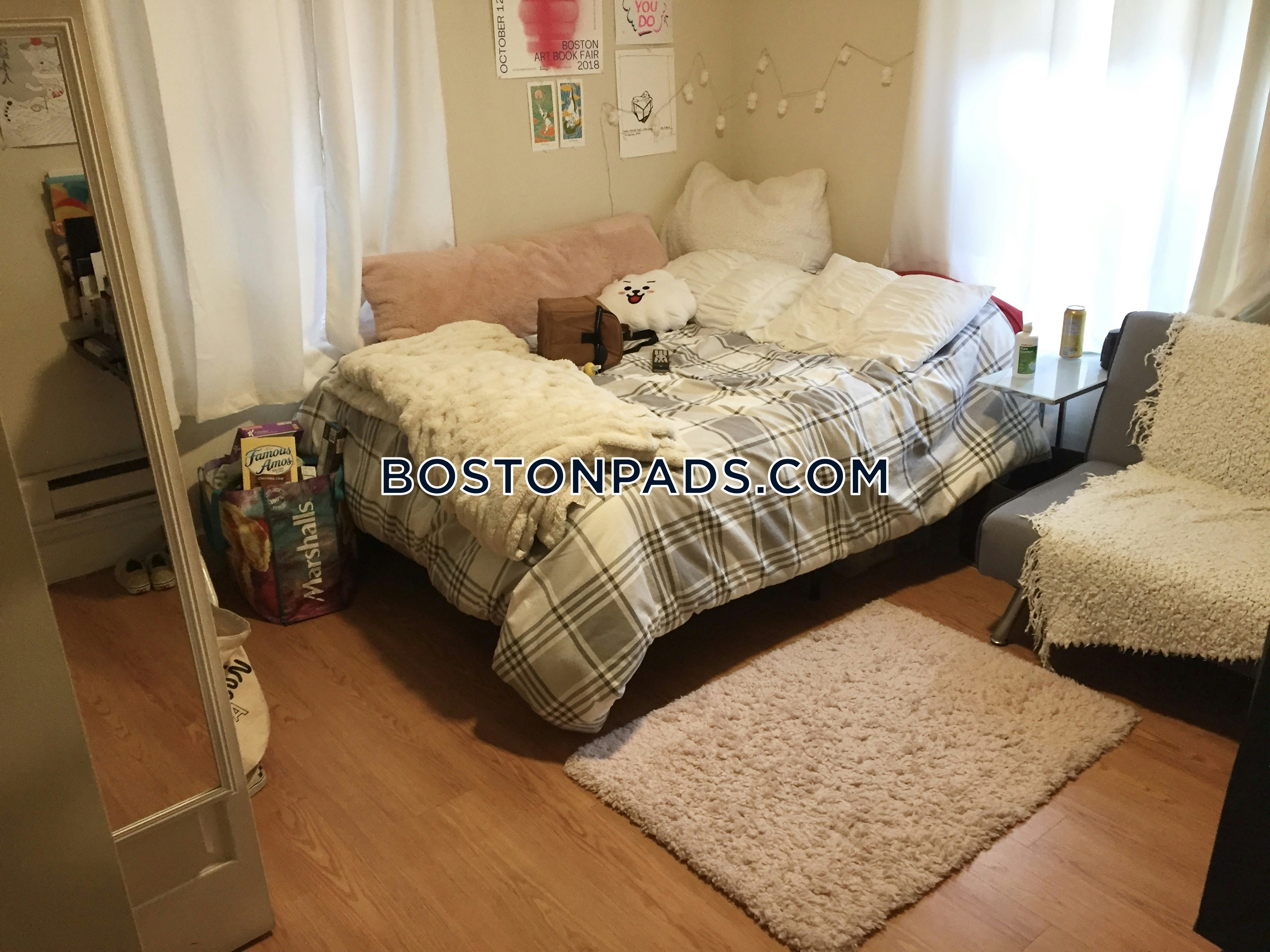 Boston - 4 Beds, 1 Baths