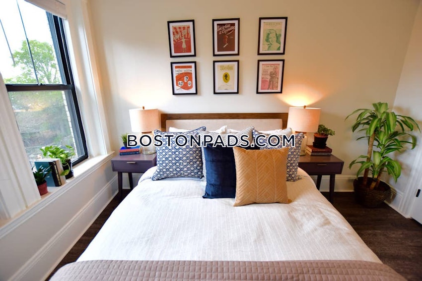 BOSTON - MISSION HILL - 4 Beds, 2 Baths - Image 12