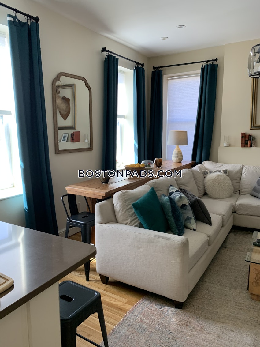 BOSTON - MISSION HILL - 4 Beds, 2 Baths - Image 3