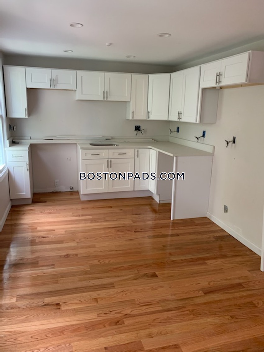 BOSTON - EAST BOSTON - BREMEN ST. PARK/AIRPORT STATION - 3 Beds, 1 Bath - Image 4