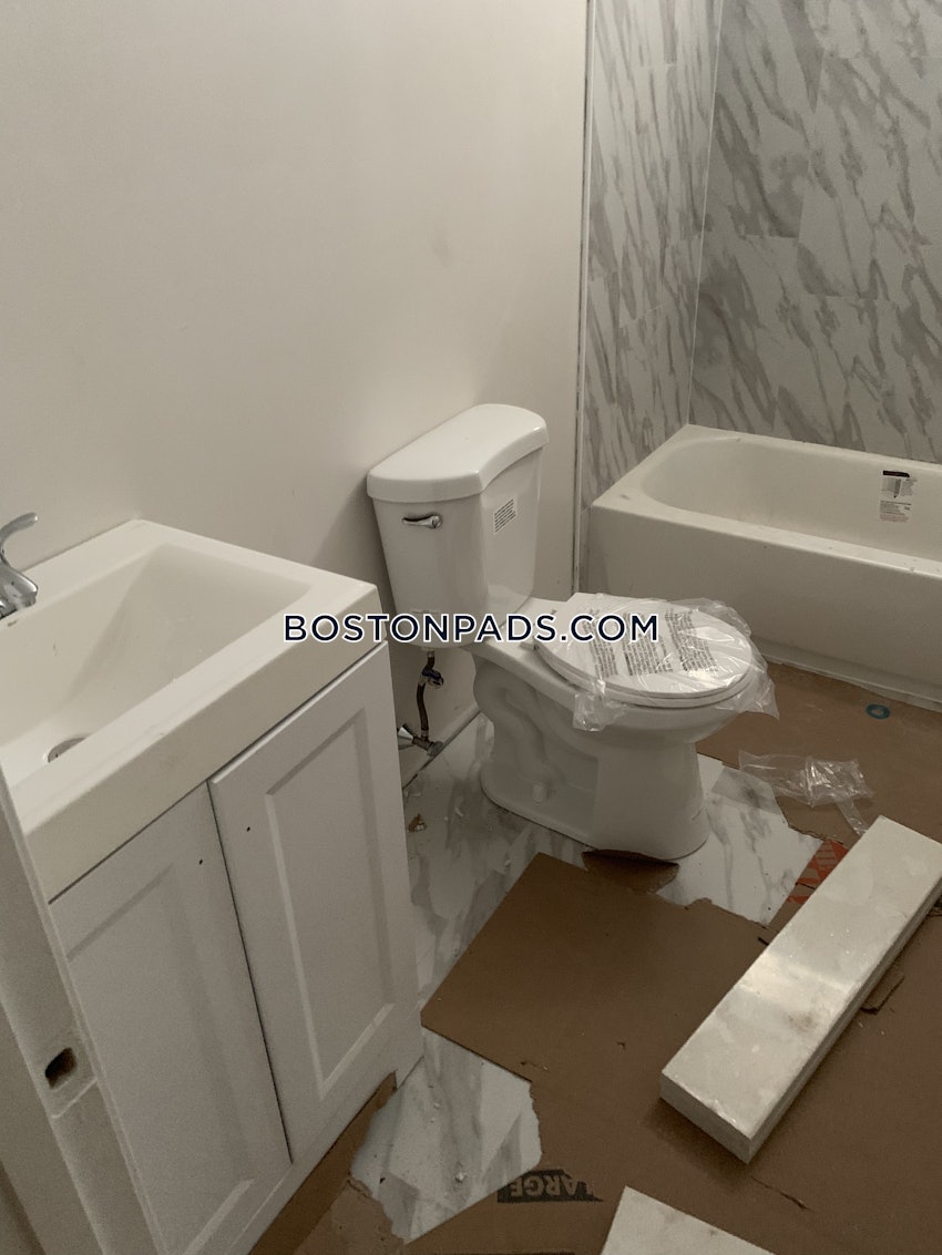 BOSTON - EAST BOSTON - BREMEN ST. PARK/AIRPORT STATION - 4 Beds, 1 Bath - Image 4