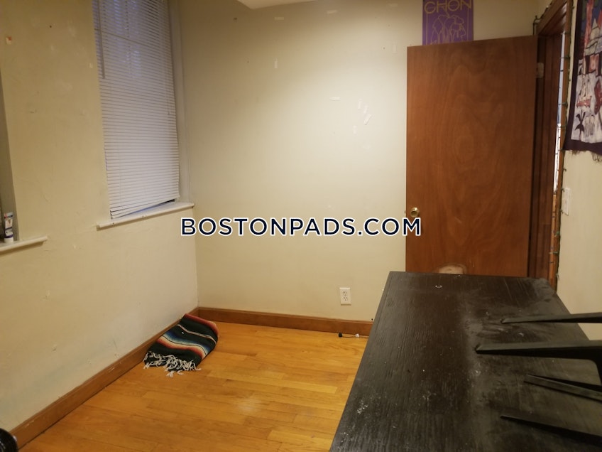 Boston - $3,500+ /month