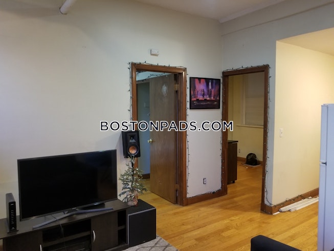 Boston - $3,500+ /mo