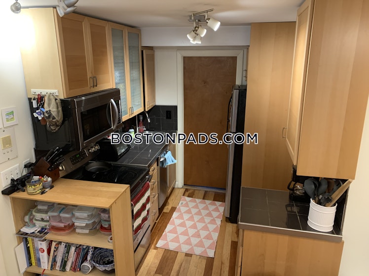 Massachusetts Ave, Boston