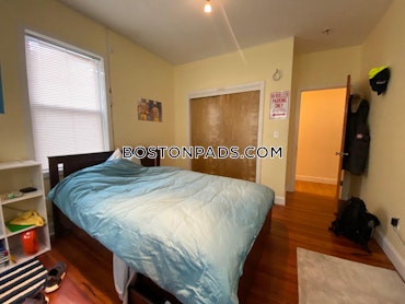 Boston - 4 Beds, 2 Baths