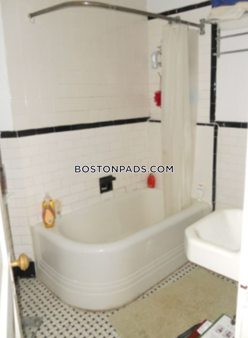 BROOKLINE - CLEVELAND CIRCLE - 2 Beds, 1 Bath - Image 12