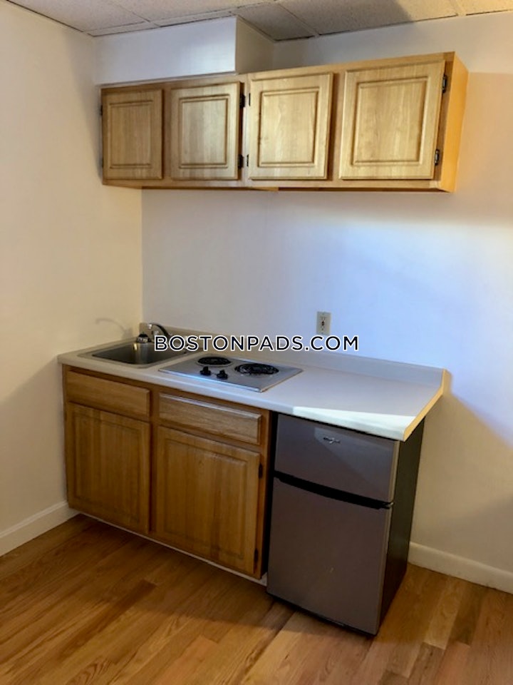 back-bay-apartment-for-rent-studio-1-bath-boston-2095-8028207 