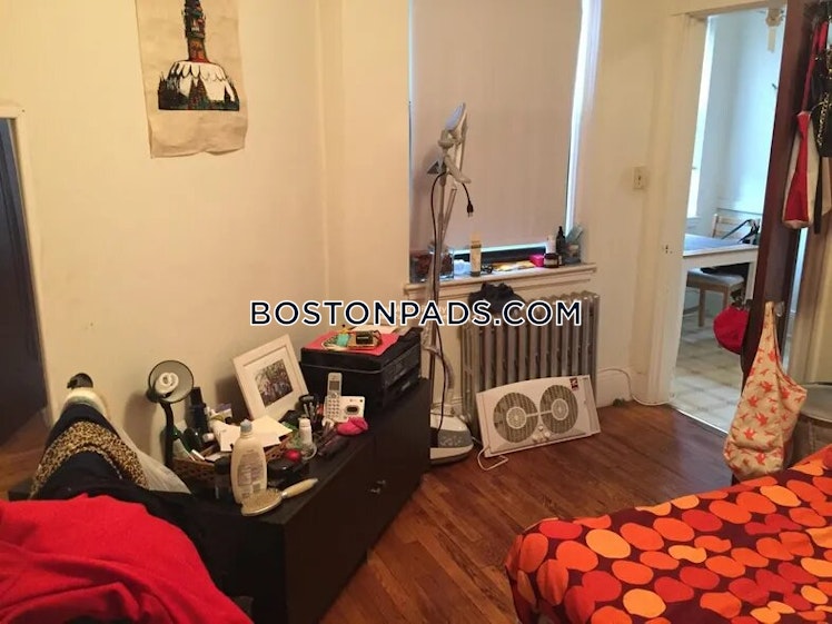 Fellsway West, Medford