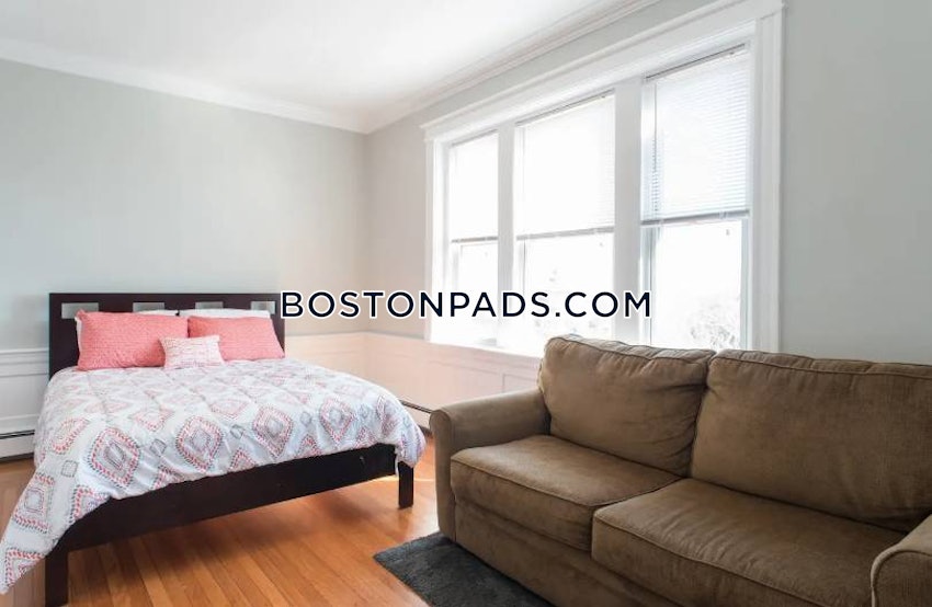 BOSTON - BRIGHTON- WASHINGTON ST./ ALLSTON ST. - 4 Beds, 2 Baths - Image 1