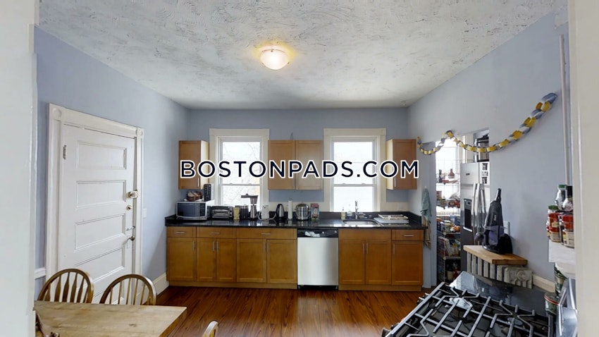 CAMBRIDGE - CENTRAL SQUARE/CAMBRIDGEPORT - 4 Beds, 1 Bath - Image 1