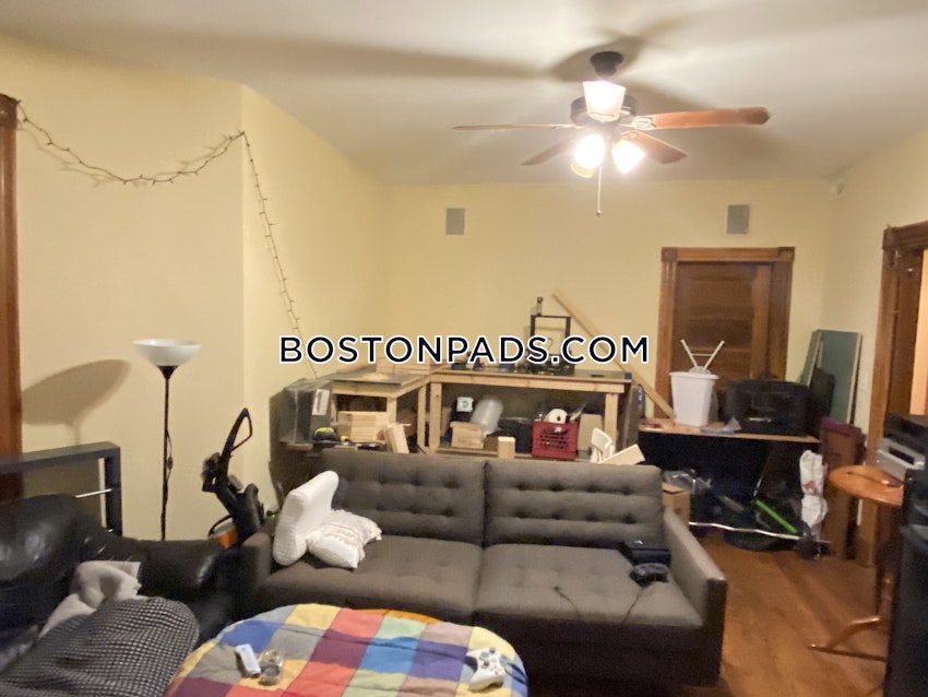 BOSTON - MISSION HILL - 5 Beds, 2 Baths - Image 15