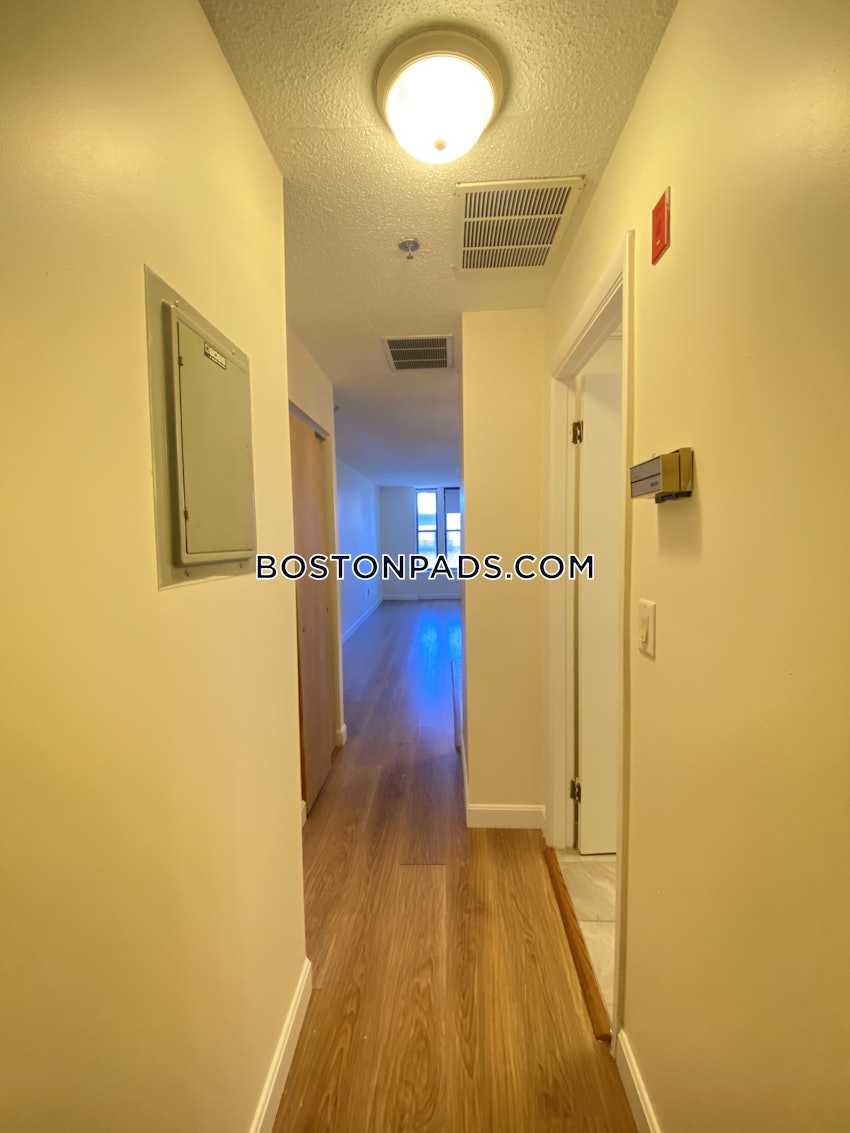 BOSTON - FENWAY/KENMORE - 1 Bed, 1 Bath - Image 11