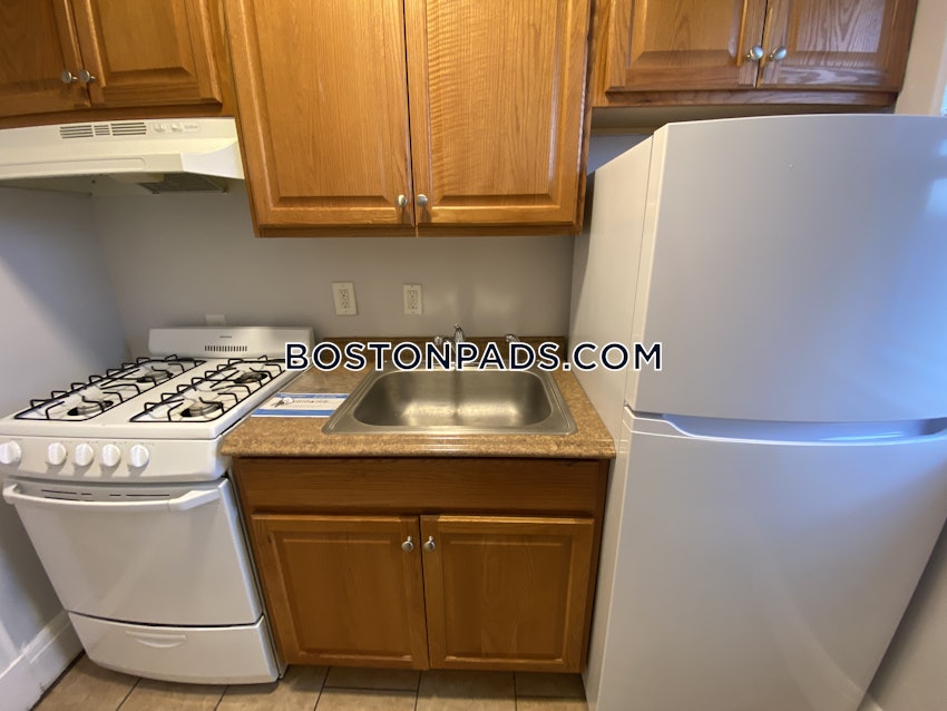 LYNN - 1 Bed, 1 Bath - Image 37