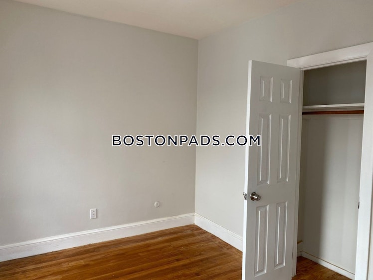 Winthrop Shore Dr., Winthrop