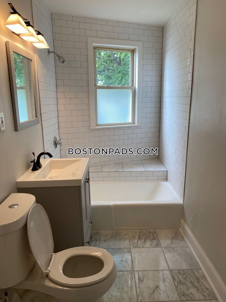 Winthrop Shore Dr., Winthrop