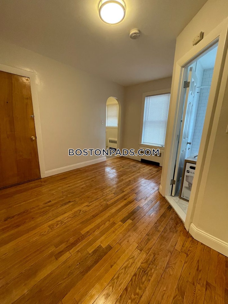 Winthrop Shore Dr., Winthrop