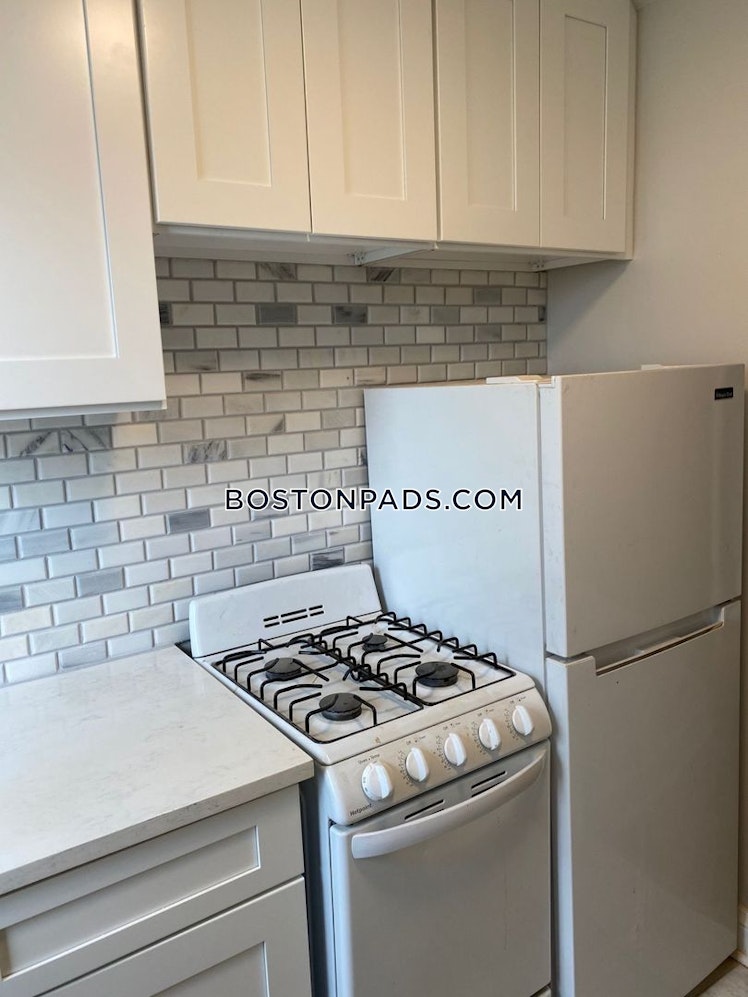 Winthrop Shore Dr., Winthrop