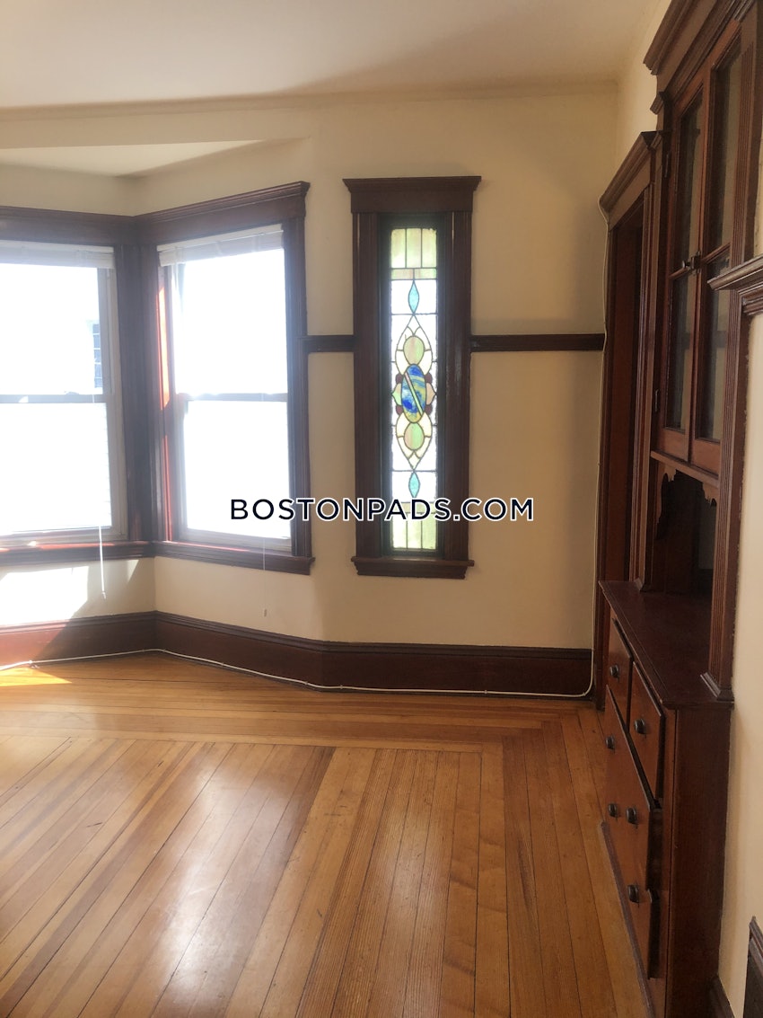 BOSTON - BRIGHTON - OAK SQUARE - 3 Beds, 1 Bath - Image 19