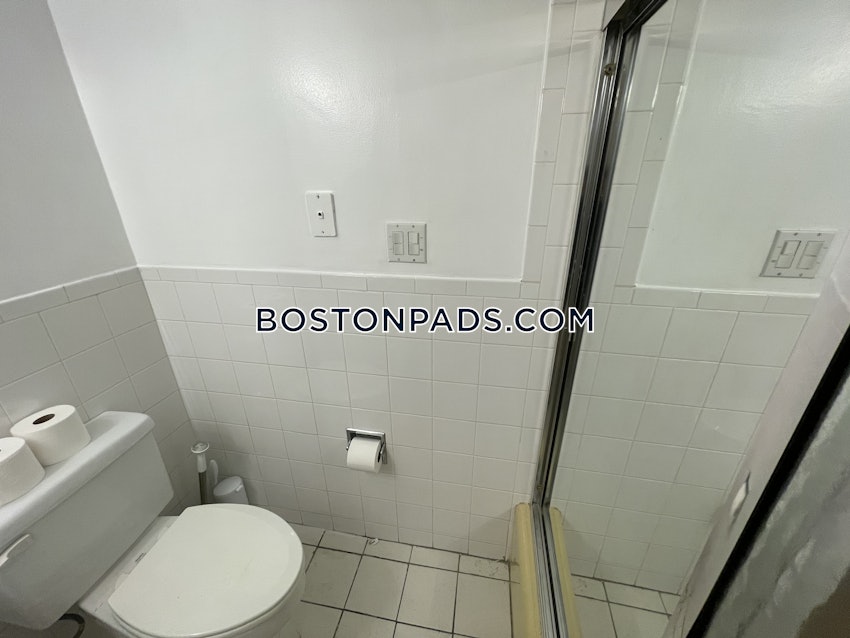 BROOKLINE - BEACONSFIELD - 2 Beds, 2 Baths - Image 3