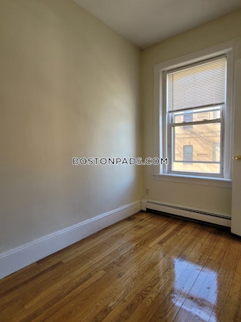 Wait St. Roxbury Crossing