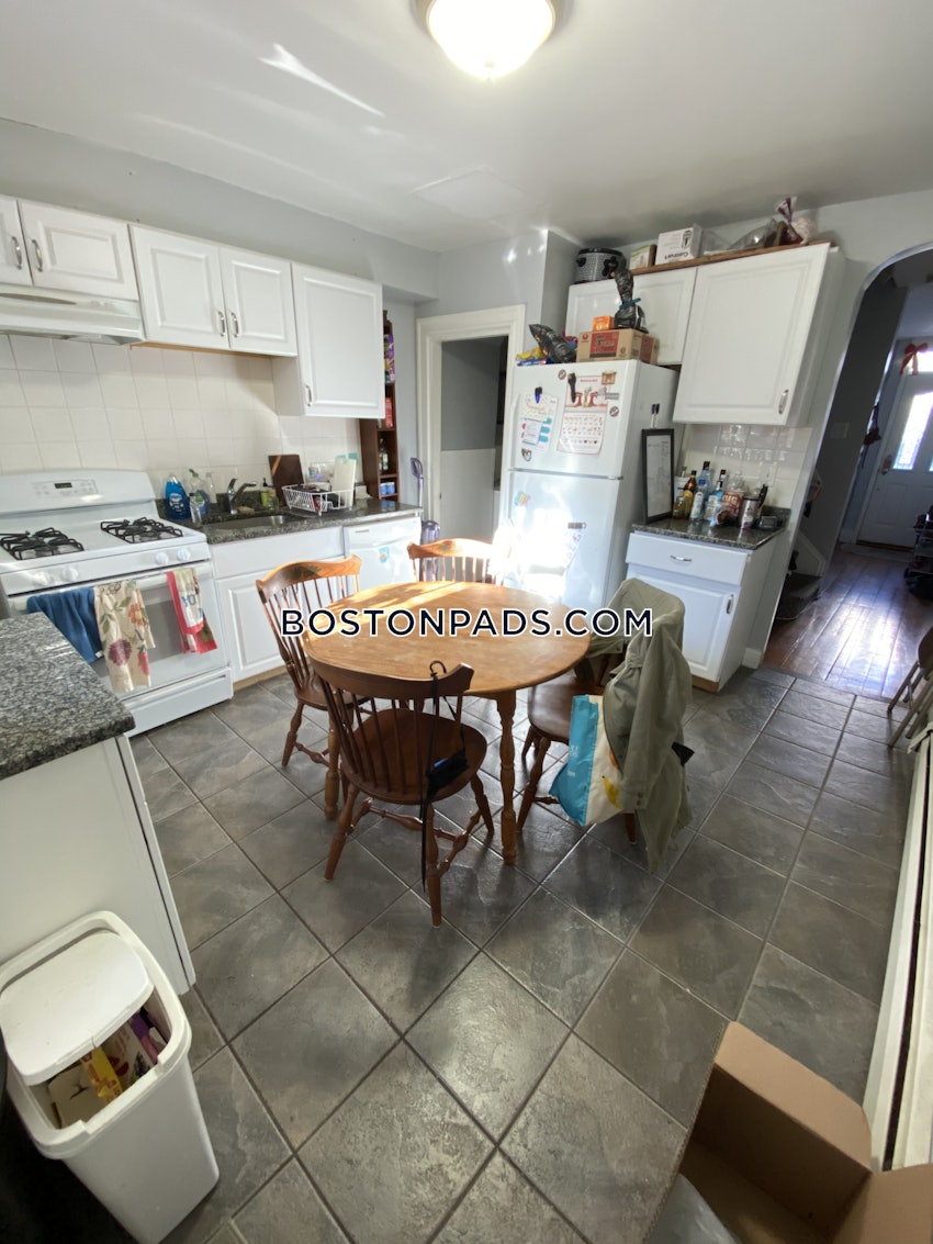 BOSTON - NORTHEASTERN/SYMPHONY - 4 Beds, 1.5 Baths - Image 10