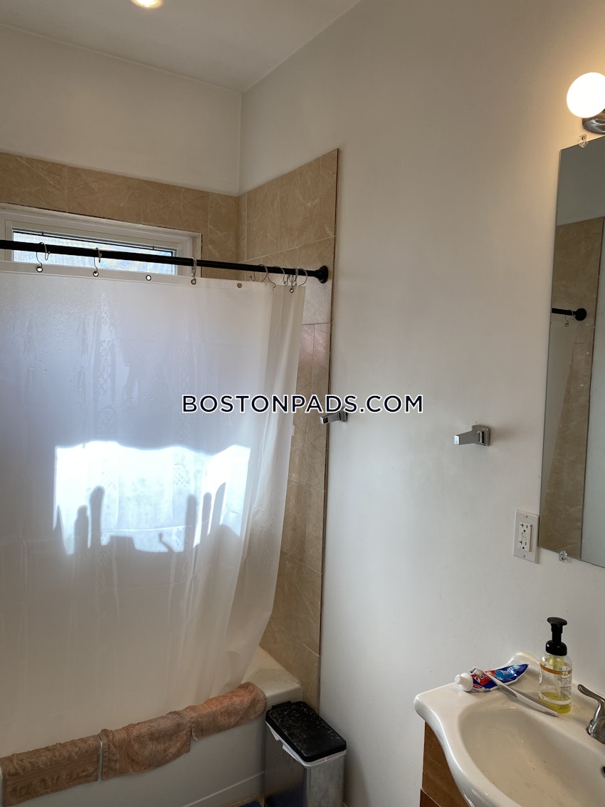 BOSTON - MISSION HILL - 4 Beds, 2 Baths - Image 9