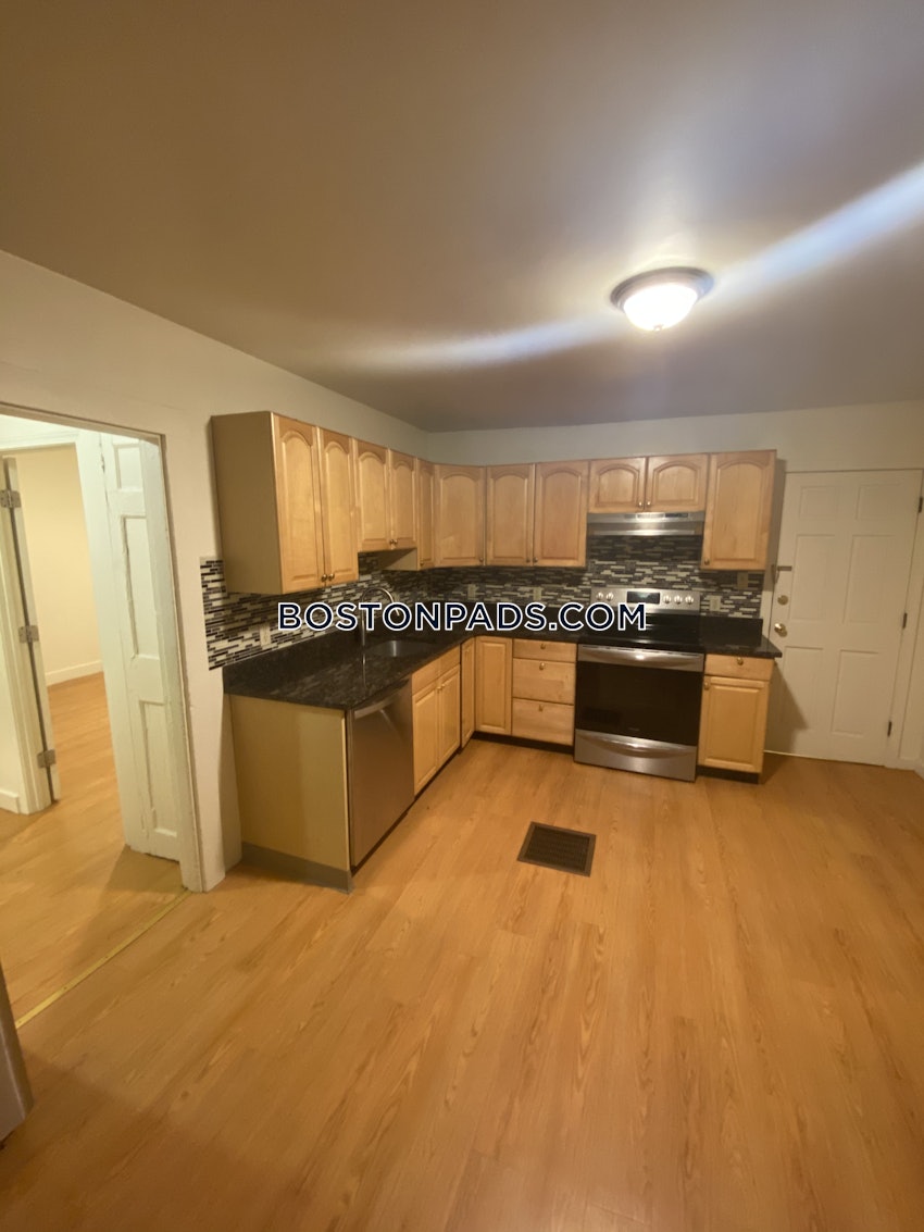 BOSTON - MISSION HILL - 4 Beds, 1 Bath - Image 41