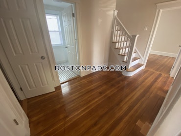 Boston - 4 Beds, 2 Baths