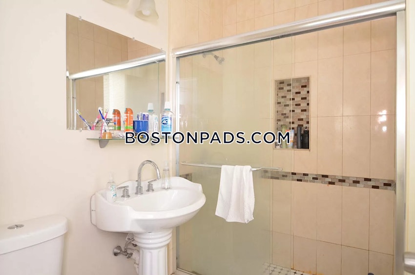 BROOKLINE- BOSTON UNIVERSITY - 4 Beds, 2 Baths - Image 5