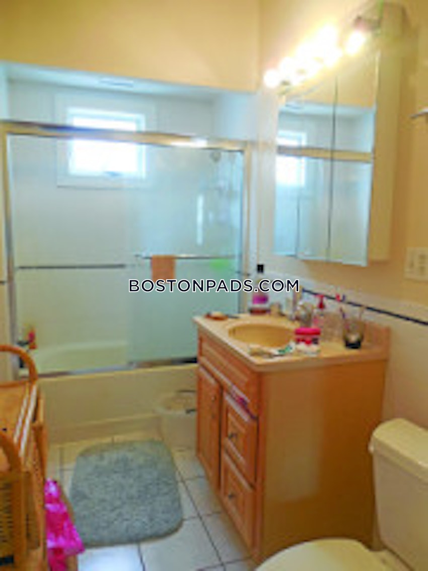 SOMERVILLE - PORTER SQUARE - 4 Beds, 2 Baths - Image 11