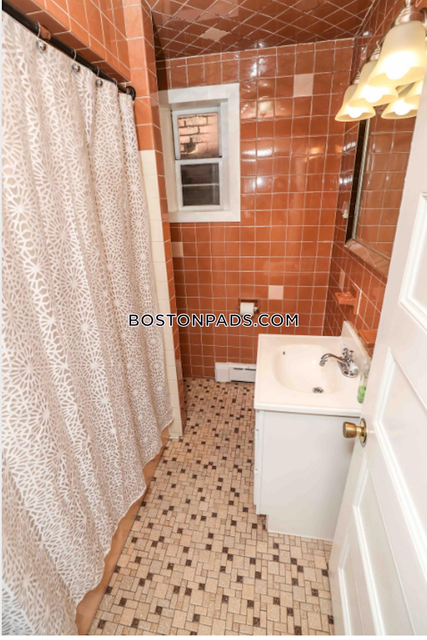 SOMERVILLE - UNION SQUARE - 3 Beds, 1 Bath - Image 27