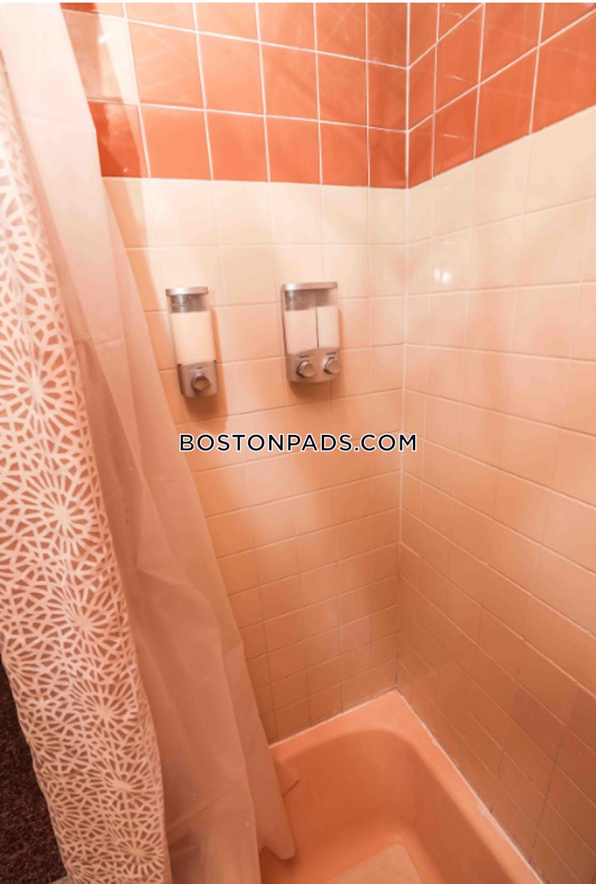 SOMERVILLE - UNION SQUARE - 3 Beds, 1 Bath - Image 26