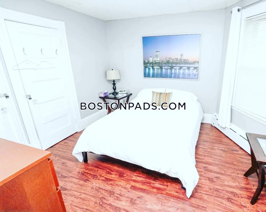 SOMERVILLE - UNION SQUARE - 3 Beds, 1 Bath - Image 9