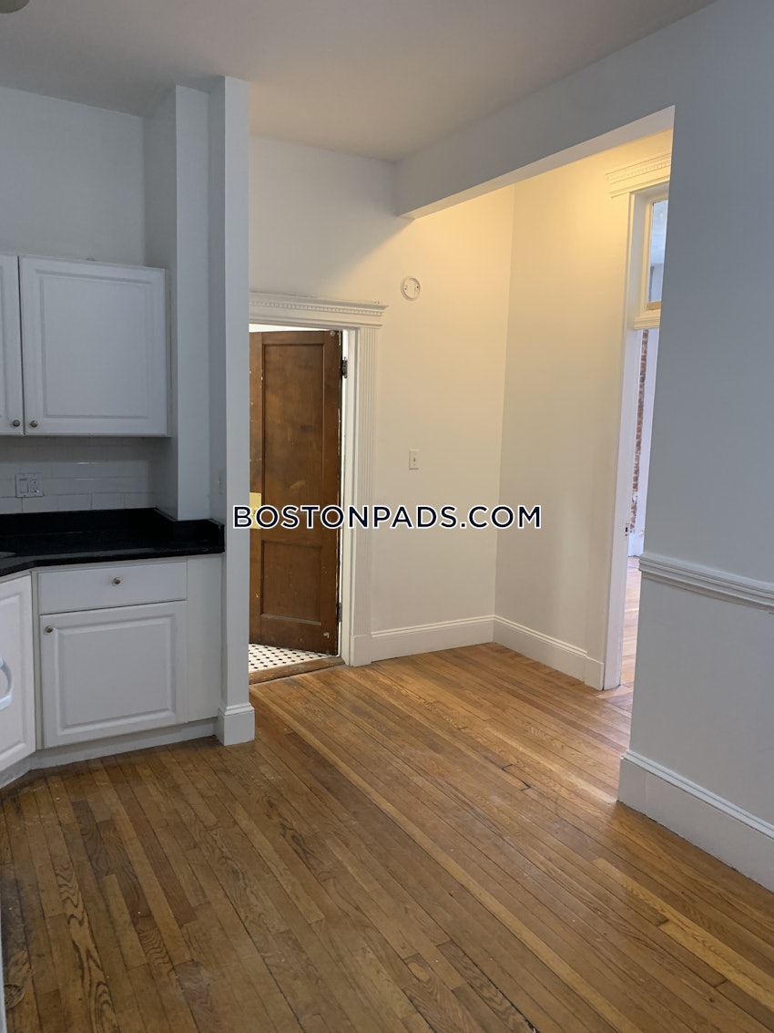 BOSTON - NORTHEASTERN/SYMPHONY - 2 Beds, 1 Bath - Image 6