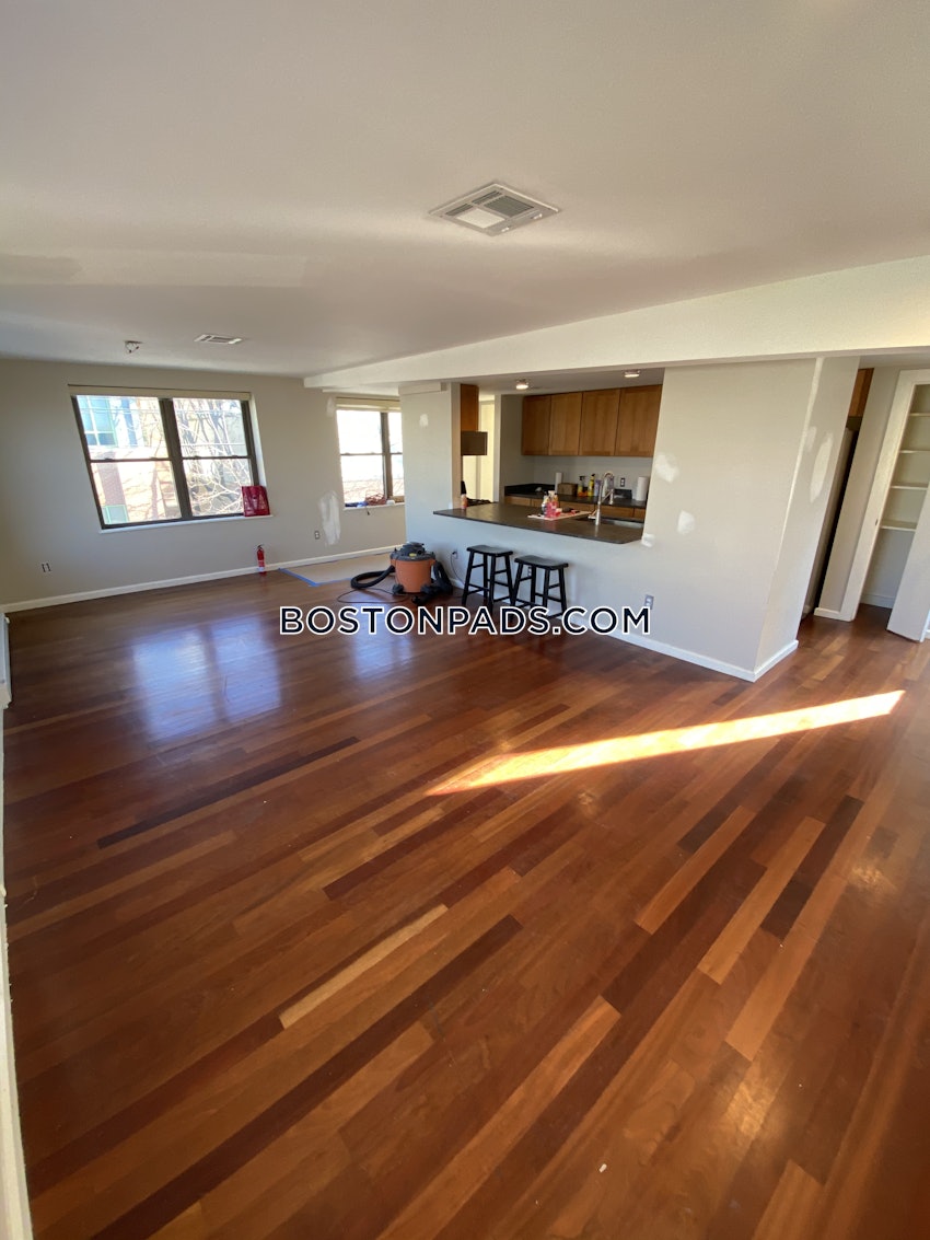 CAMBRIDGE - CENTRAL SQUARE/CAMBRIDGEPORT - 3 Beds, 2 Baths - Image 7