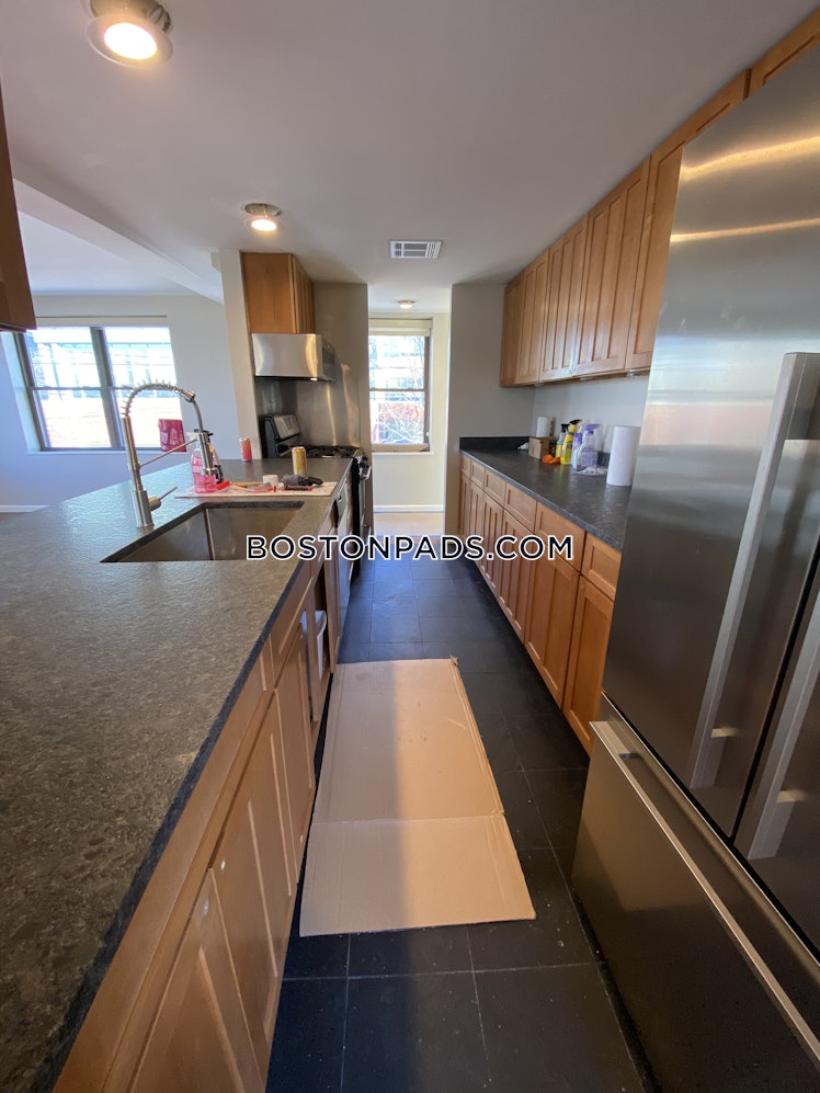 Sidney St., Cambridge